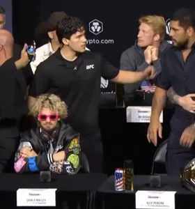 Alex Poatan se envolve em confusão com Josh Hokit