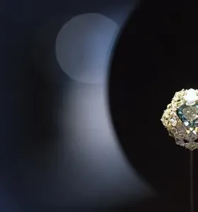 Diamante é a maior pedra azul-esverdeada já certificada pelo GIA