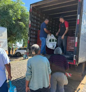 O limite é de até 30 kg de recicláveis por participante, com troca máxima de 10 kg de alimentos