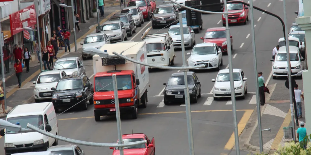 Semáforos com IA serão instalados na região Central de Ponta Grossa