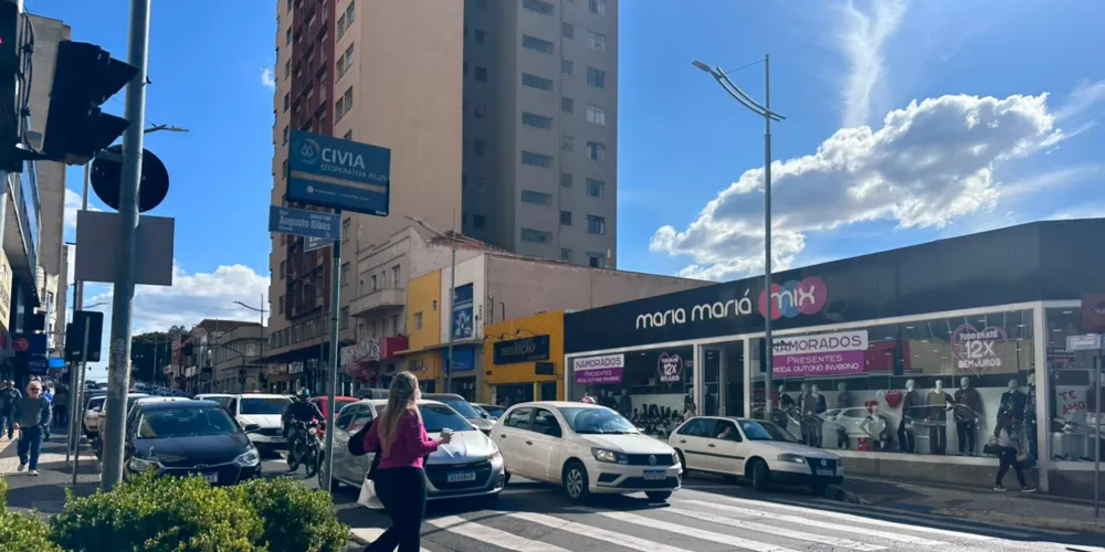 De acordo com a pesquisa, o comércio de rua segue como principal destino das compras