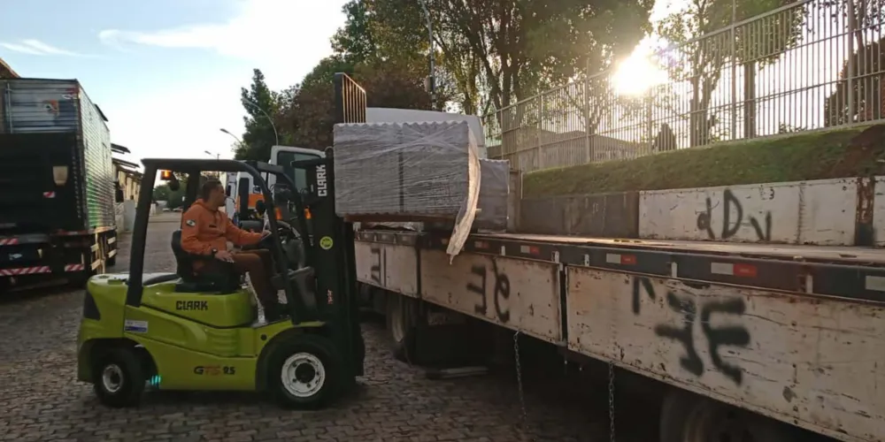 Ao total, foram entregues 2,6 mil telhas em Candói