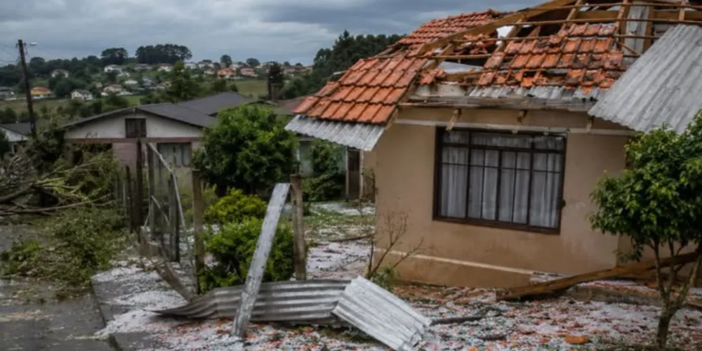 Em Guarapuava, foram registradas ocorrências de granizo em 10 residências