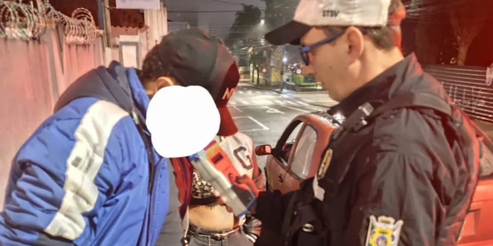 O condutor foi conduzido até a 4°Central de Flagrantes para procedimentos devido ao crime de embriagues ao volante