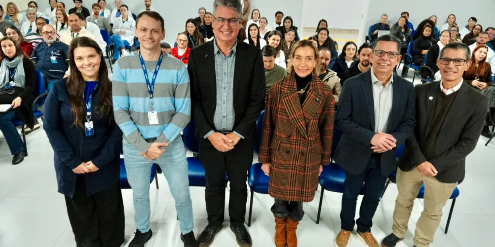 A cerimônia foi realizada em alusão ao Dia Internacional da Enfermagem, celebrado em 12 de maio.