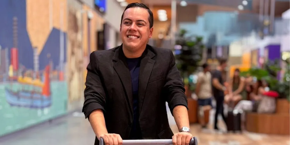 Influenciador desabafou nas redes sociais e anunciou volta para a casa dos pais
