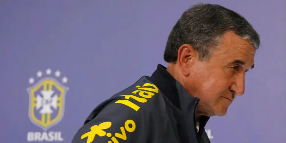 Carlos Alberto Parreira, 83 anos, permanece internado na Unidade de Terapia Intensiva (UTI) do Hospital Samaritano Barra