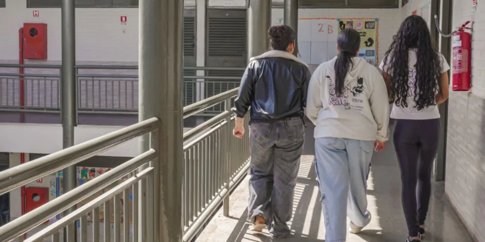 A parcela de R$ 200 será depositada conforme o mês de nascimento dos estudantes beneficiários