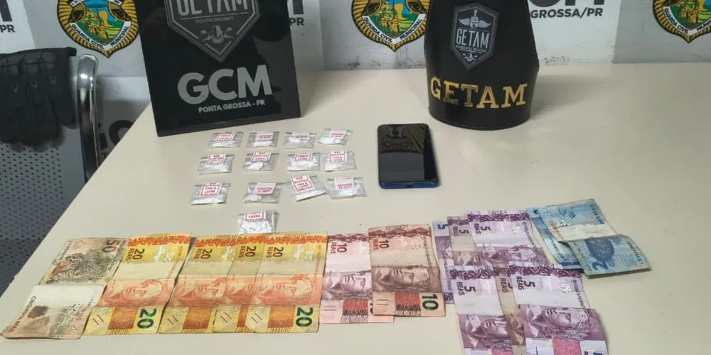 O material apreendido foi encaminhado para a Delegacia de Polícia