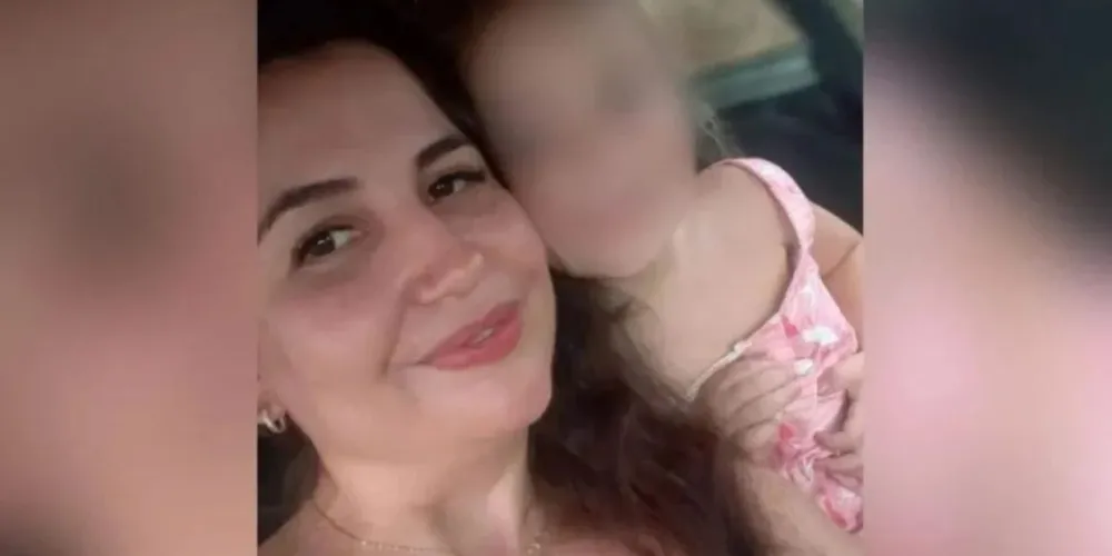 Carro que estava mãe e filha afundou no rio e foi retirado no dia seguinte