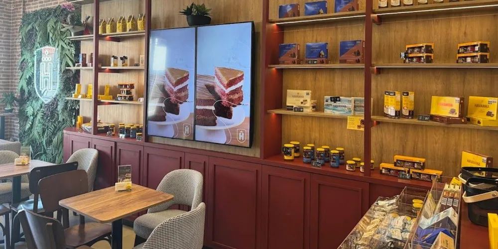 A cafeteria está localizada na Rua Leopoldo Guimarães da Cunha, no Villa 401