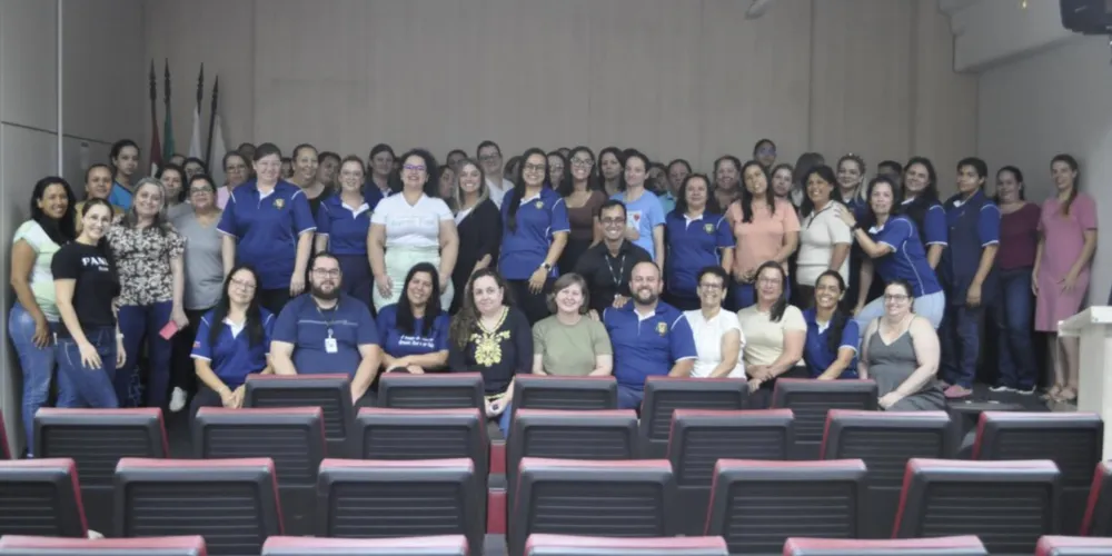 Ao todo, 60 professores participaram da formação
