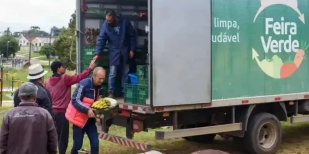 Equipes do Feira Verde estarão trocando recicláveis por frutas, verduras e legumes