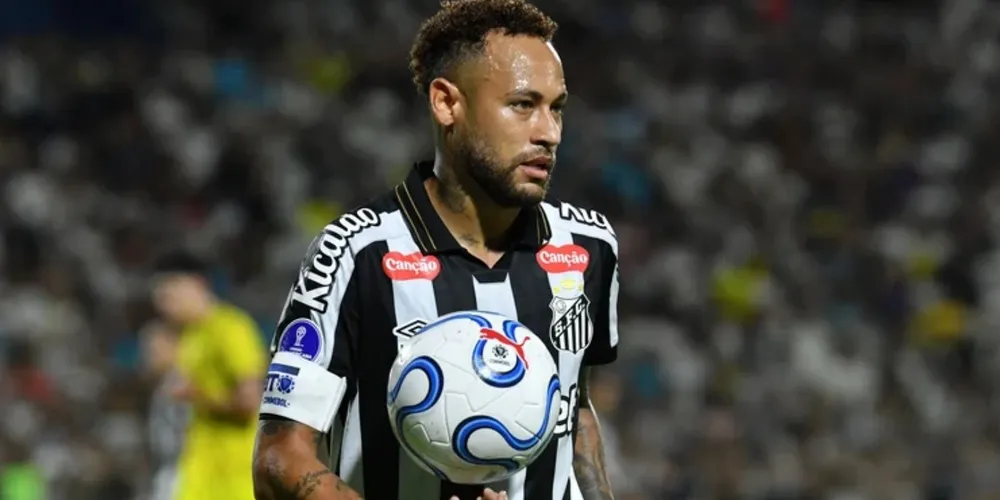 No Campeonato Brasileiro, o time santista ocupa a 15.ª colocação