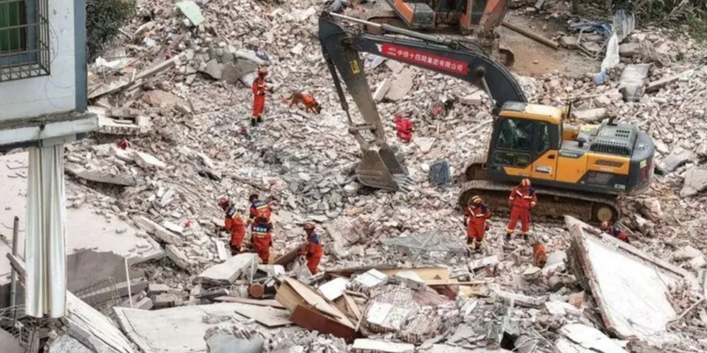 Um casal morreu em consequência dos desabamentos provocados pelo tremor