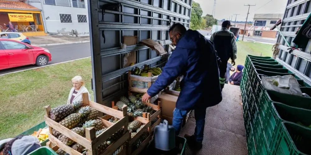 População pode trocar recicláveis por frutas e verduras no Feira Verde