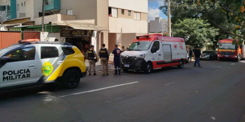 Apesar das tentativas de socorro, a mulher sofreu ferimentos gravíssimos e morreu poucos minutos depois, ainda no local