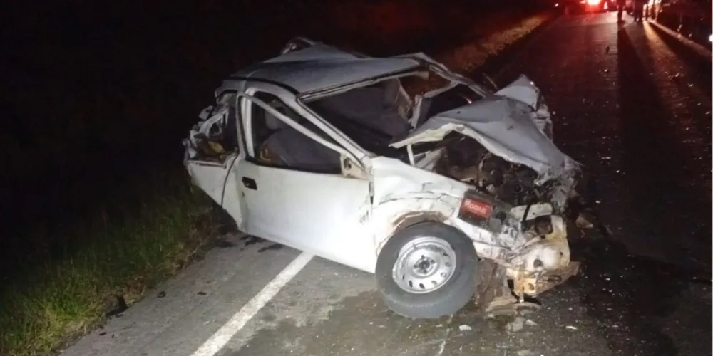 O condutor do carro faleceu ainda no local