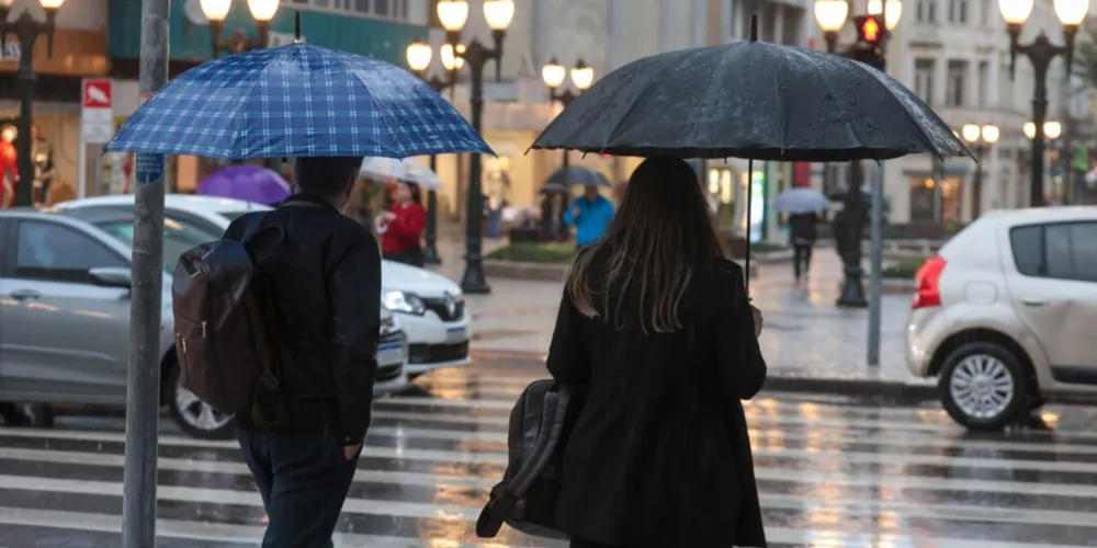 Paraná registra frio e chuva neste fim de semana