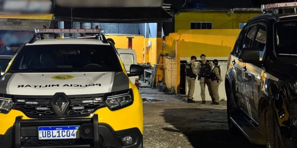 Após o crime, os autores fugiram em um automóvel e ainda não foram identificados