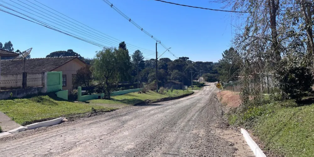 As três obras preveem capa de concreto asfáltico usinado a quente (CAUQ)