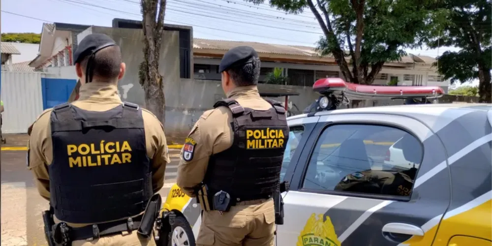 A equipe policial realizava patrulhamento pela região quando reconheceu o jovem, que já possuía histórico policial pelo mesmo crime