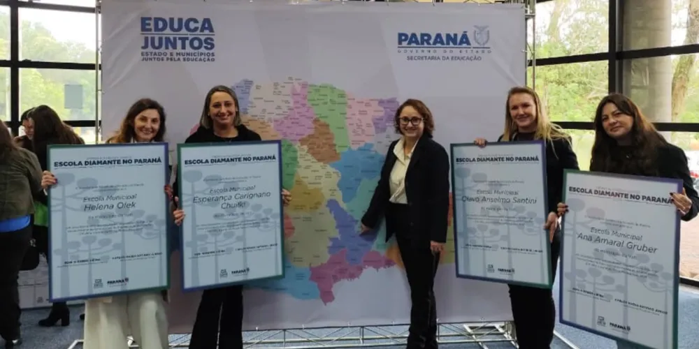 As instituições premiadas foram: Escola Municipal Esperança C. Chuilki; Escola Municipal Ana Amaral Gruber; Escola Municipal Olavo Anselmo Santini; e Escola Municipal Helena Olek