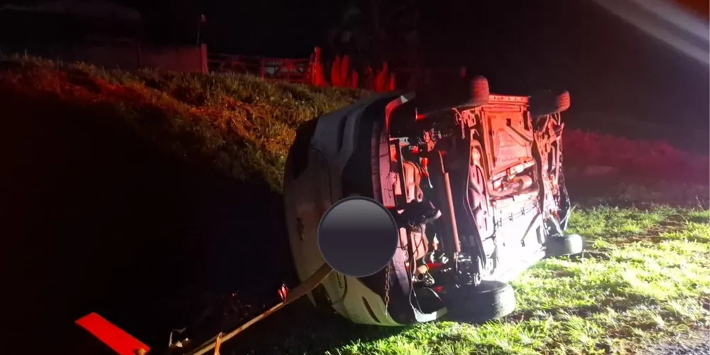 O motorista do veículo, de 55 anos, não ficou ferido