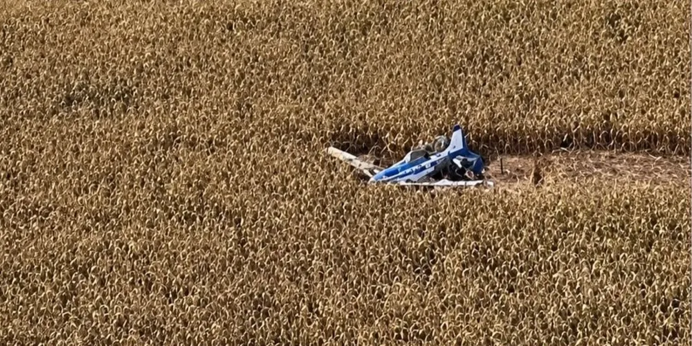 O piloto foi encontrado consciente e recebeu os primeiros socorros