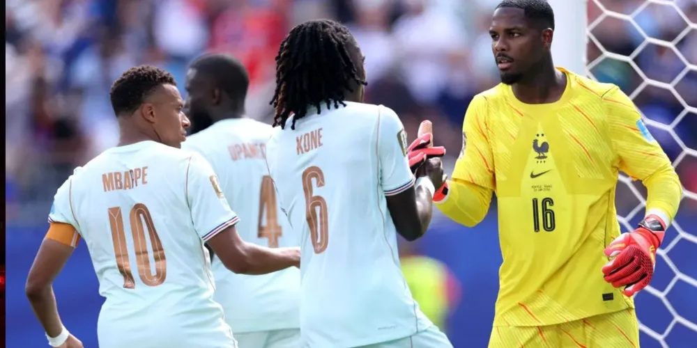 Jogadores franceses contra Noruega na Copa do Mundo