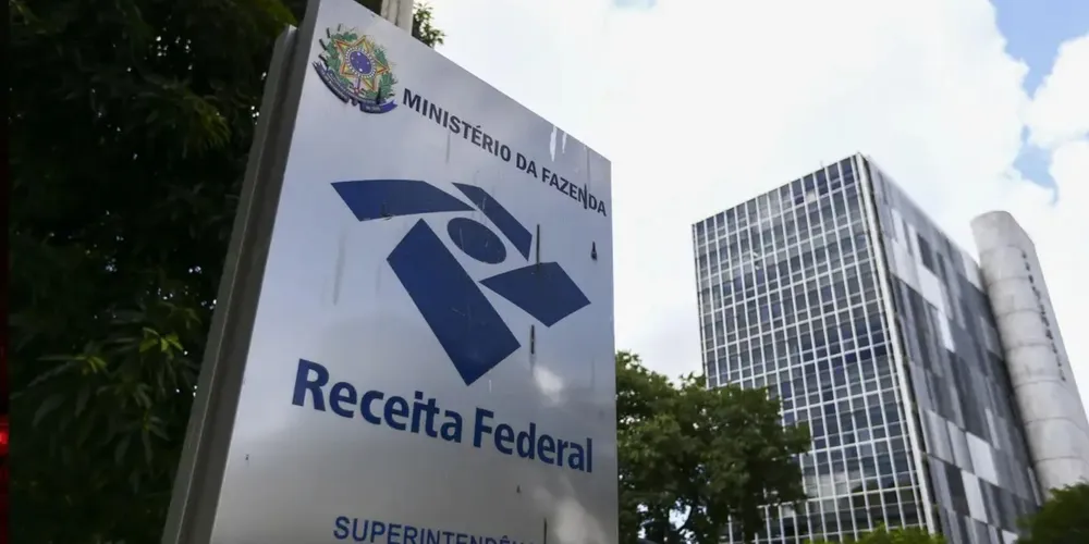 Ao longo do dia, a Receita Federal pagará R$ 16 bilhões a 9.585.797 pessoas