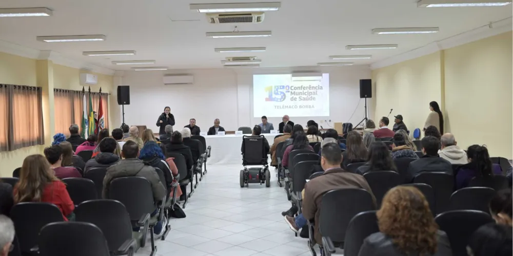 O encontro aconteceu no Auditório Professora Carmem Iolanda Dalécio, na Secretaria Municipal de Educação