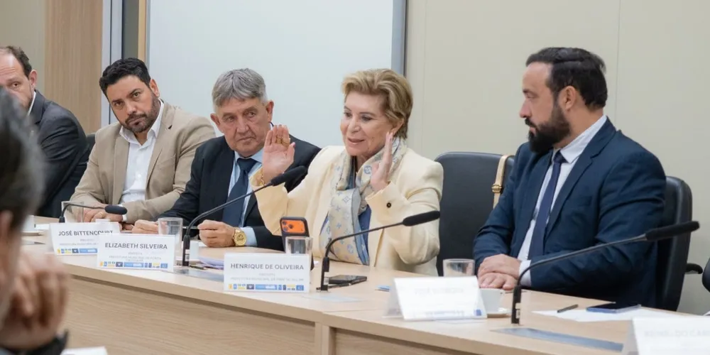 Prefeita de Ponta Grossa assina acordo que abre caminho para novos projetos urbanos