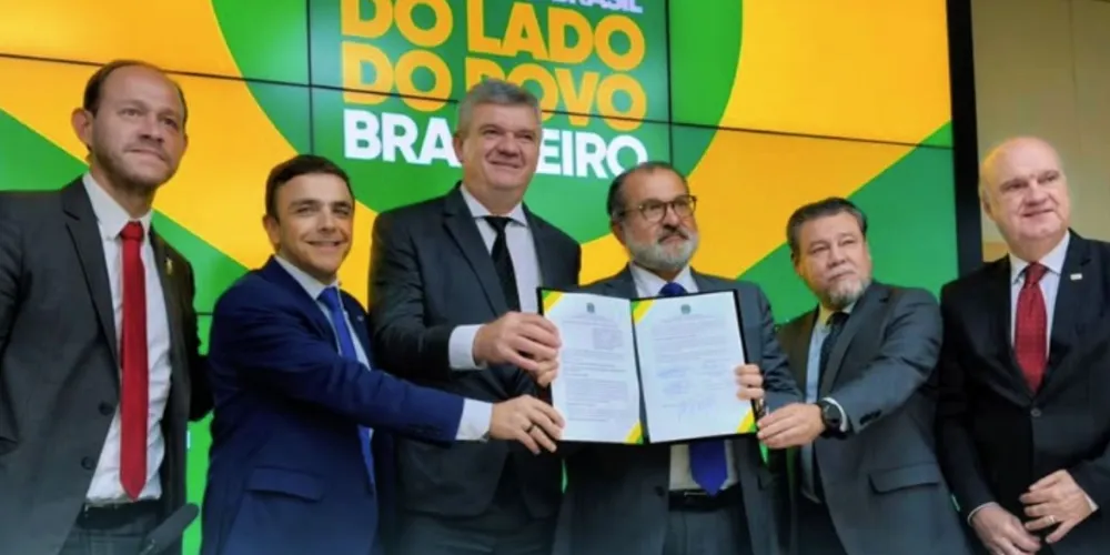 Juca Sloboda participa de assinatura do Termo de Cooperação Técnica com o Ministério dos Transportes