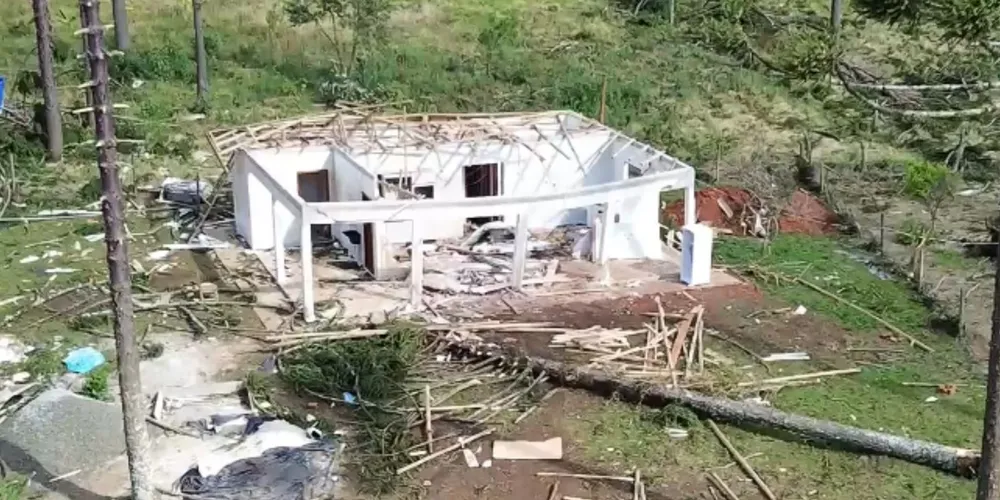 Casa ficou destruída