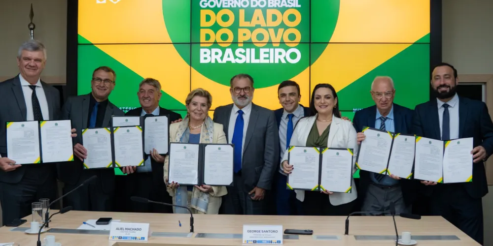Prefeitos estiveram reunidos nessa terça-feira (30)