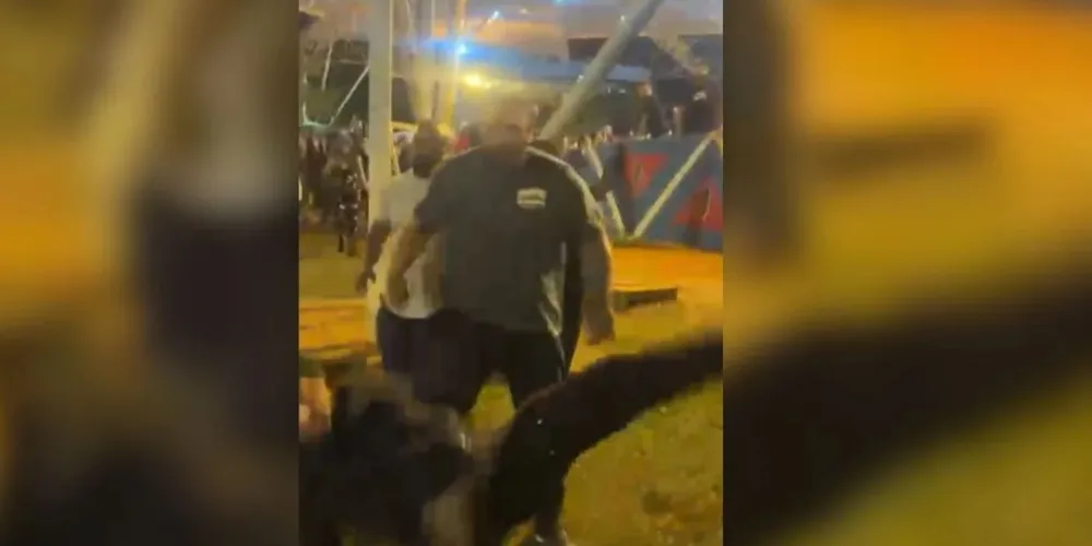 A situação evoluiu para empurrões e agressões