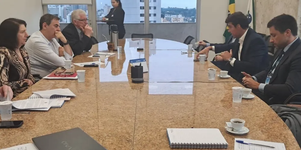 Representantes da Federação das Indústrias do Paraná (Fiep) e da Ordem dos Advogados do Brasil
