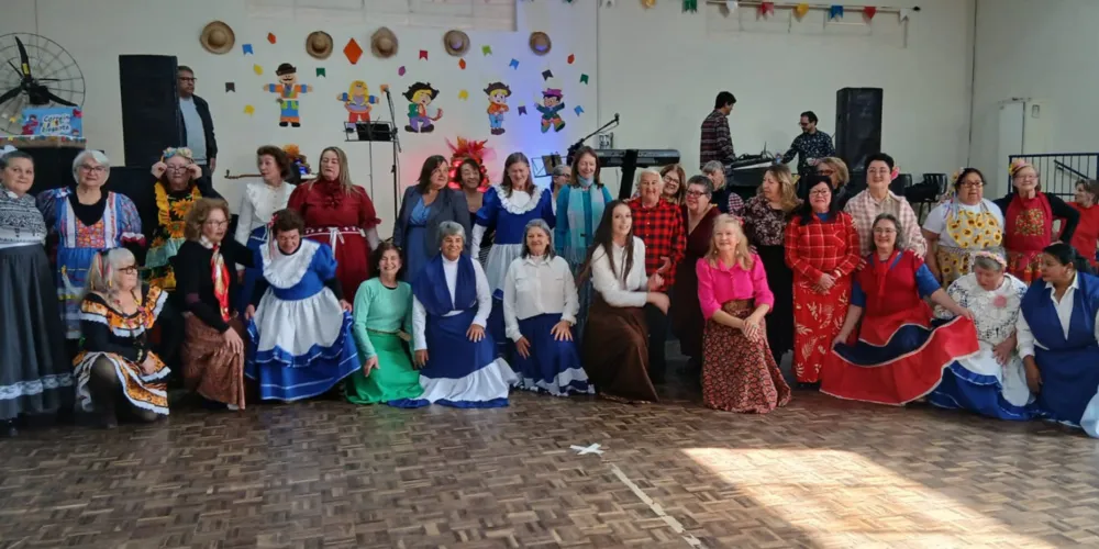 O Arraiá dos CECONs é uma das atividades do calendário cultural e socioassistencial promovidas pelo município por meio do SCFV, que atende idosos e demais públicos prioritários