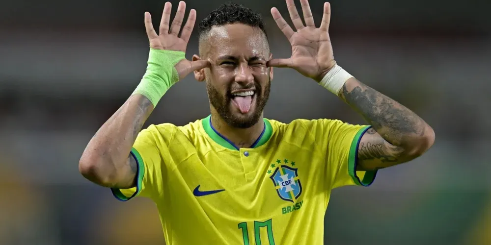Neymar com a camisa da seleção brasileira