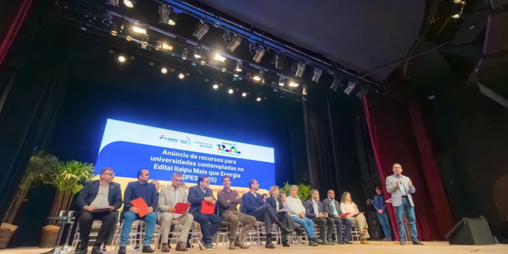 Evento no teatro da Reitoria da Universidade Federal do Paraná (UFPR), em Curitiba