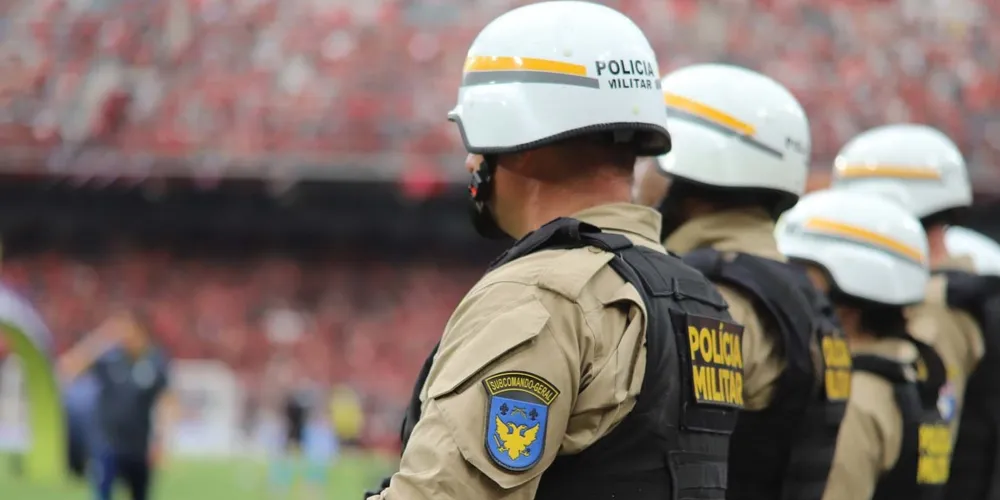 Polícia Militar em estádio de futebol