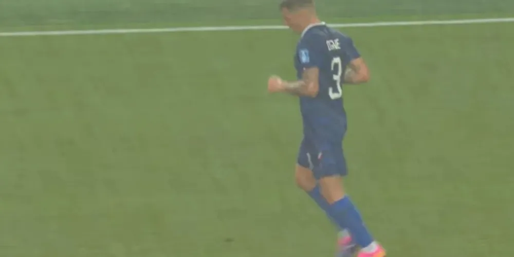 Forte chuva durante partida entre França x Iraque