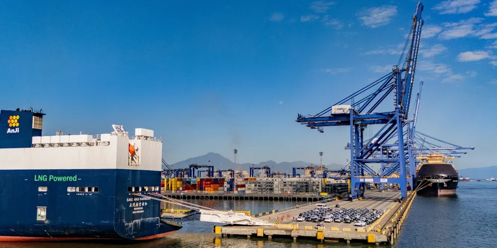 Movimentação de veículos no Porto de Paranaguá