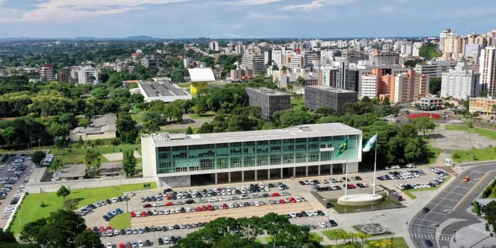 Estado nomeia 1.668 aprovados em cinco concursos públicos