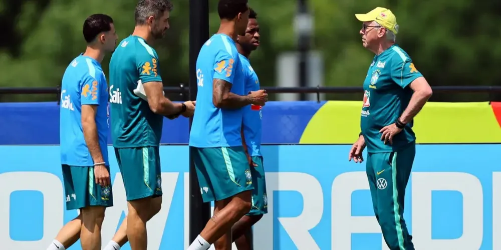 Carlo Ancelotti e atletas