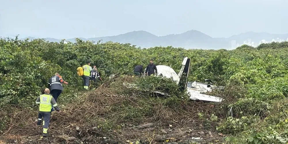 Avião após acidente