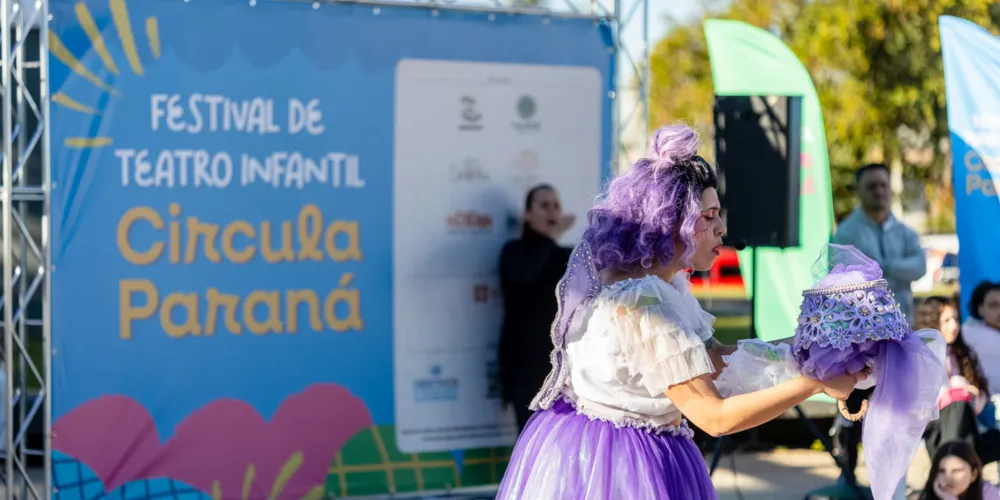 Cada montagem aborda temas que dialogam diretamente com o universo das infâncias