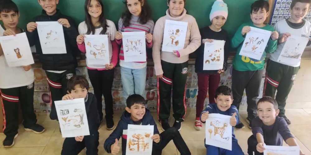Estudantes foram artistas e investigadores arqueológicos na mesma atividade