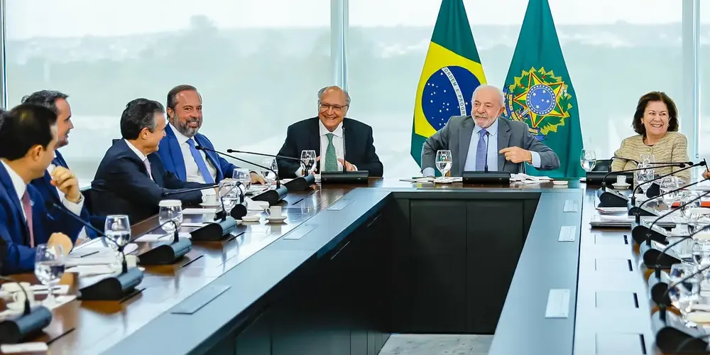 A declaração ocorreu após reunião com o presidente Luiz Inácio Lula da Silva, outros ministros de Estado e líderes de associações e empresários do setor, no Palácio do Planalto